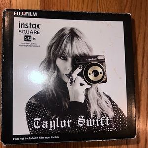 ✨RARE✨ BNIB Taylor Swift Fujifilm instax square SQ6 camera!